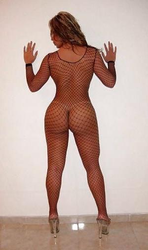 4P Latina milf with body