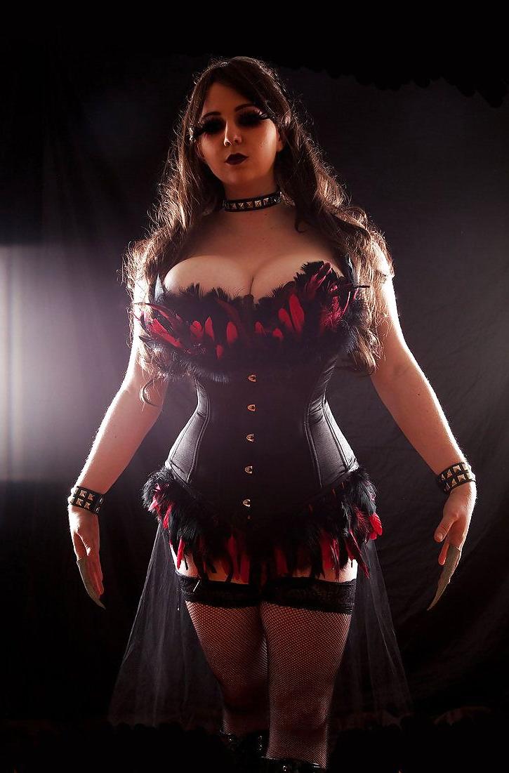 25P Curvy Cosplay Girls 2