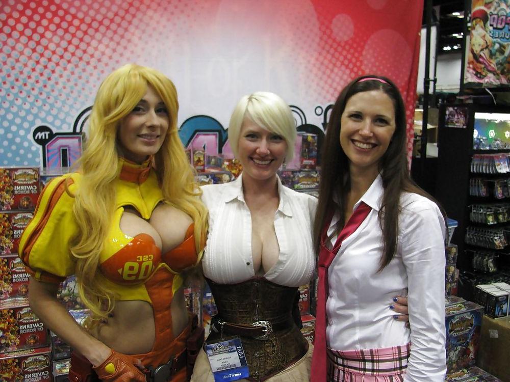 25P Curvy Cosplay Girls 2