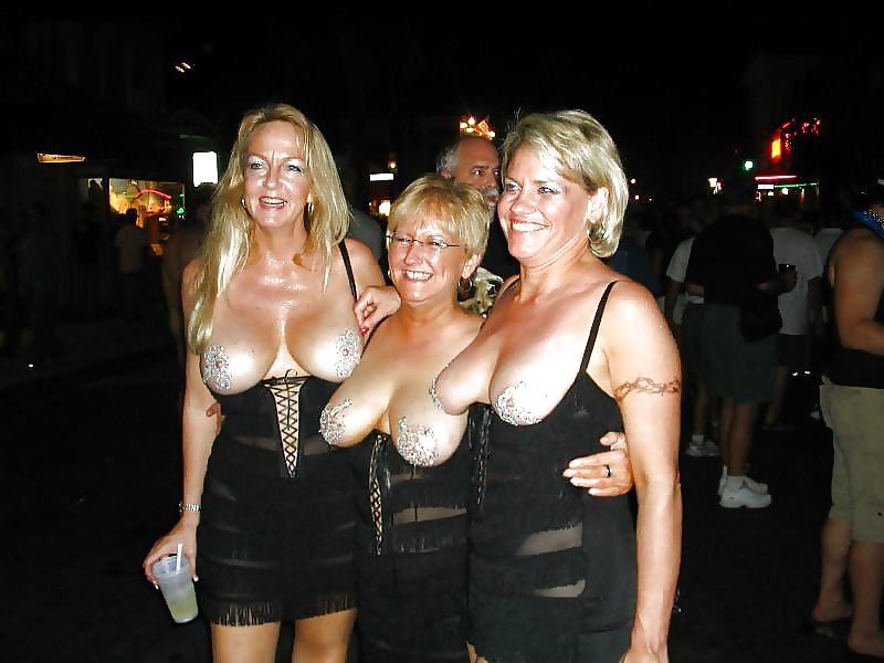 25P The correct way for all sluts to dress 21
