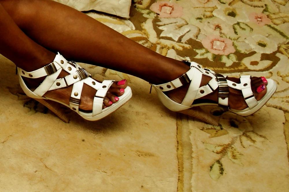 24P MILFs Hot Legs & Fuck Me Heels