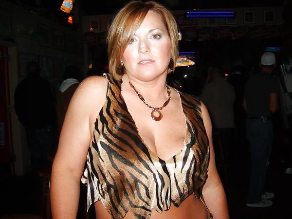 25P Thick milf with ass