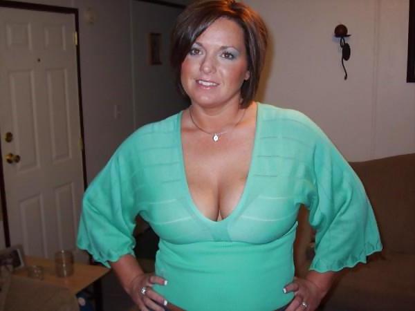 25P Thick milf with ass