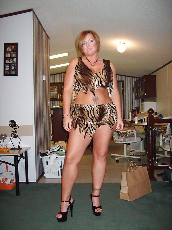 25P Thick milf with ass