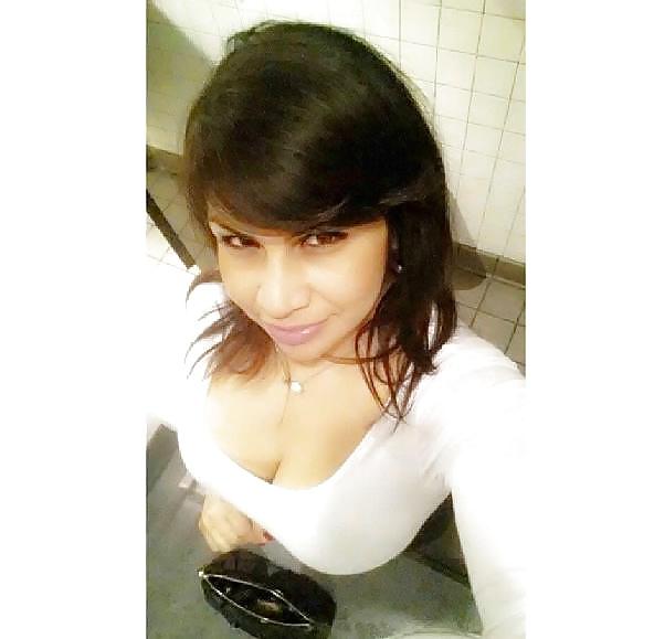 23P Thick stacked Latina milf