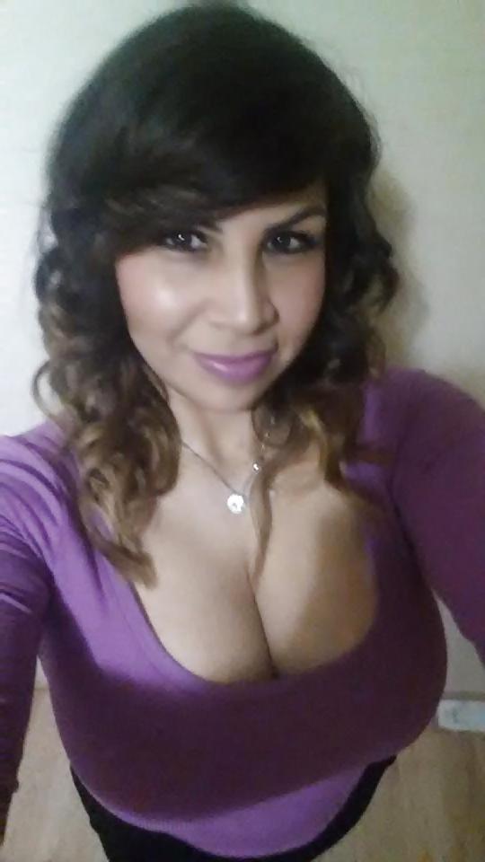 23P Thick stacked Latina milf