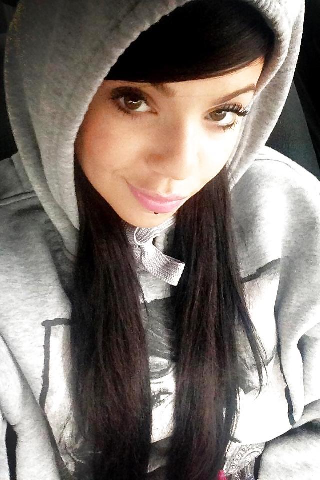 25P Niia Hall french arab slut