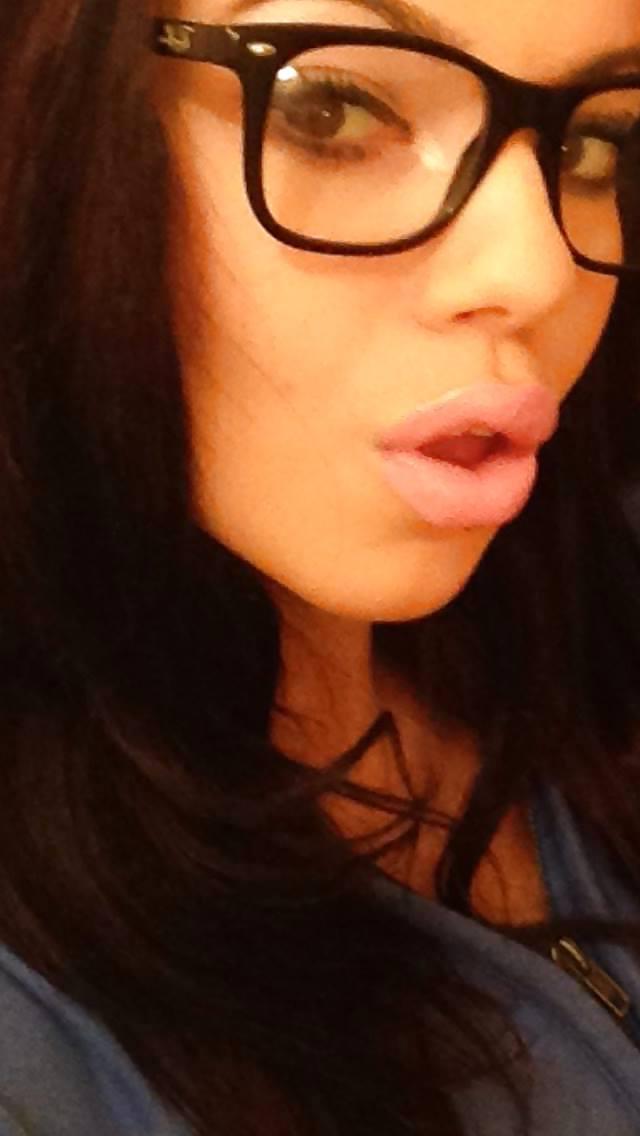 25P Niia Hall french arab slut