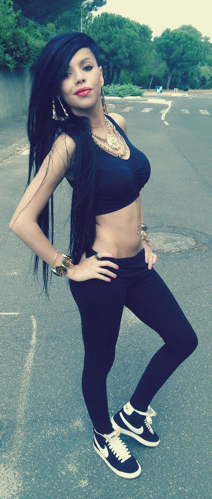25P Niia Hall french arab slut