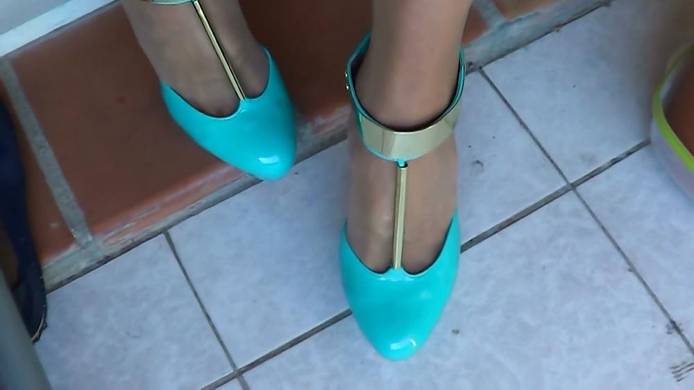 14P Blue high heels