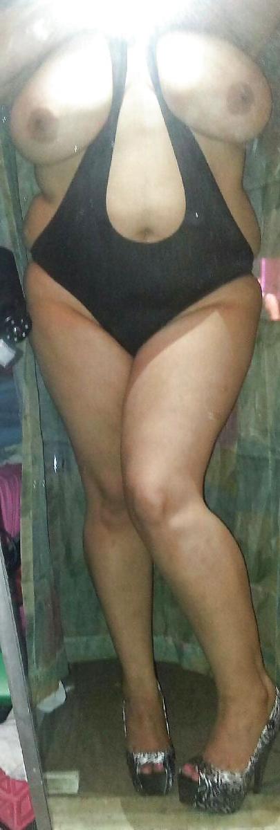 7P Swimsuit Time