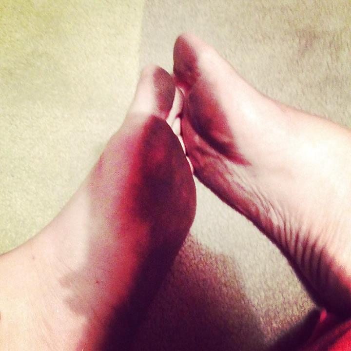 25P Dirty Feet 11