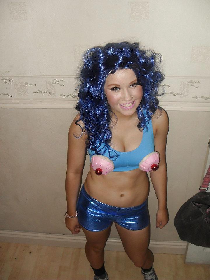 25P Slutz in fancy dress! 14
