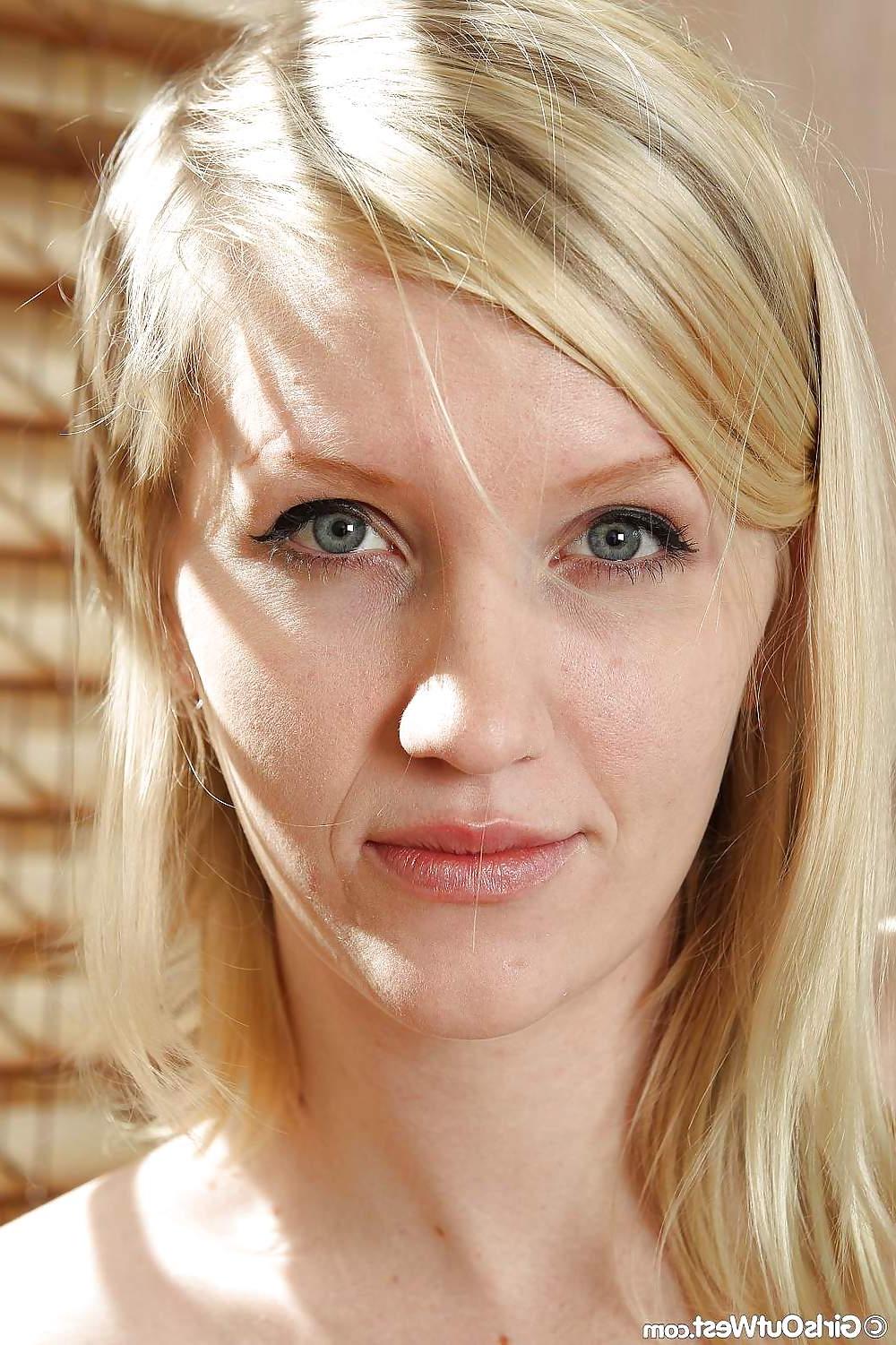 16P Pretty amateur blond babe with blue eyes