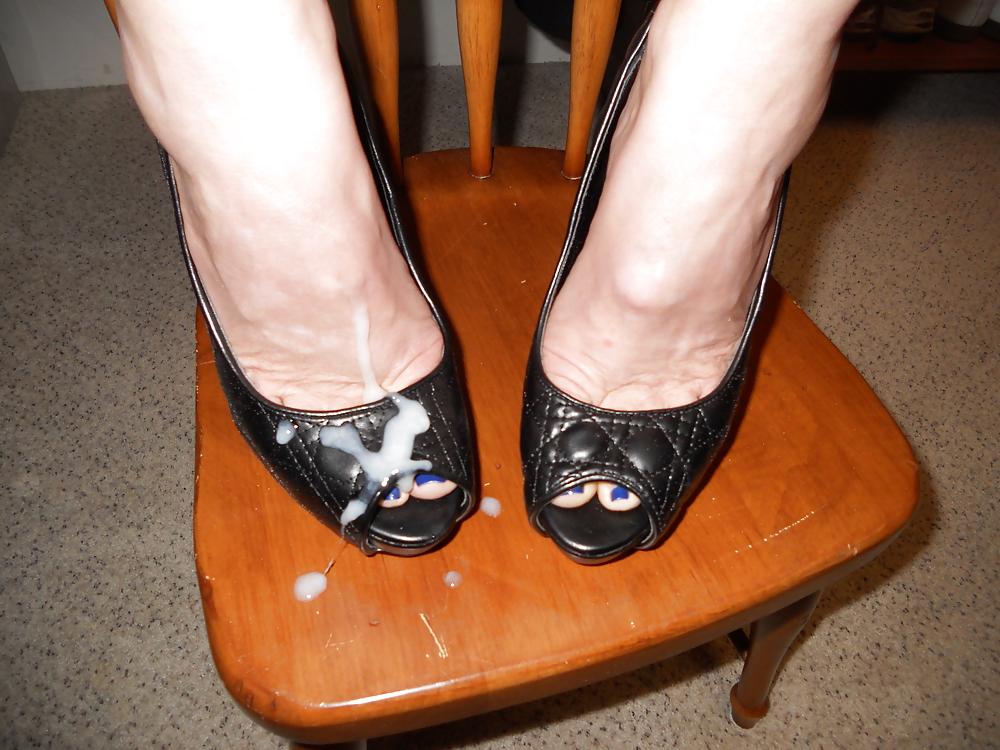 6P Cum on Blue Toes