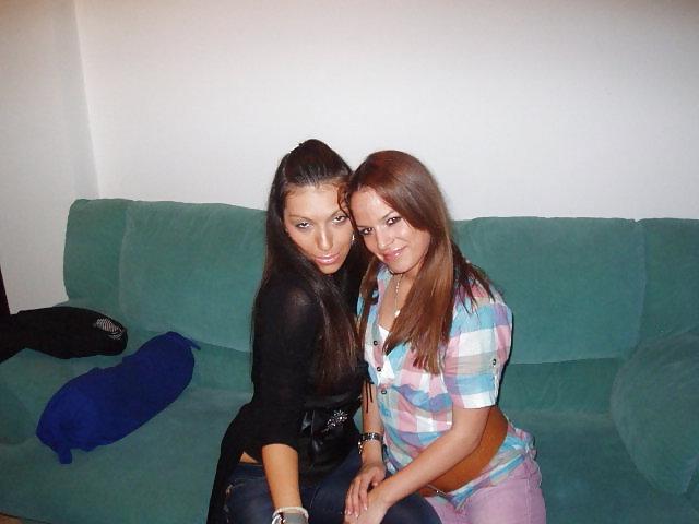 25P Serbian FB girls V