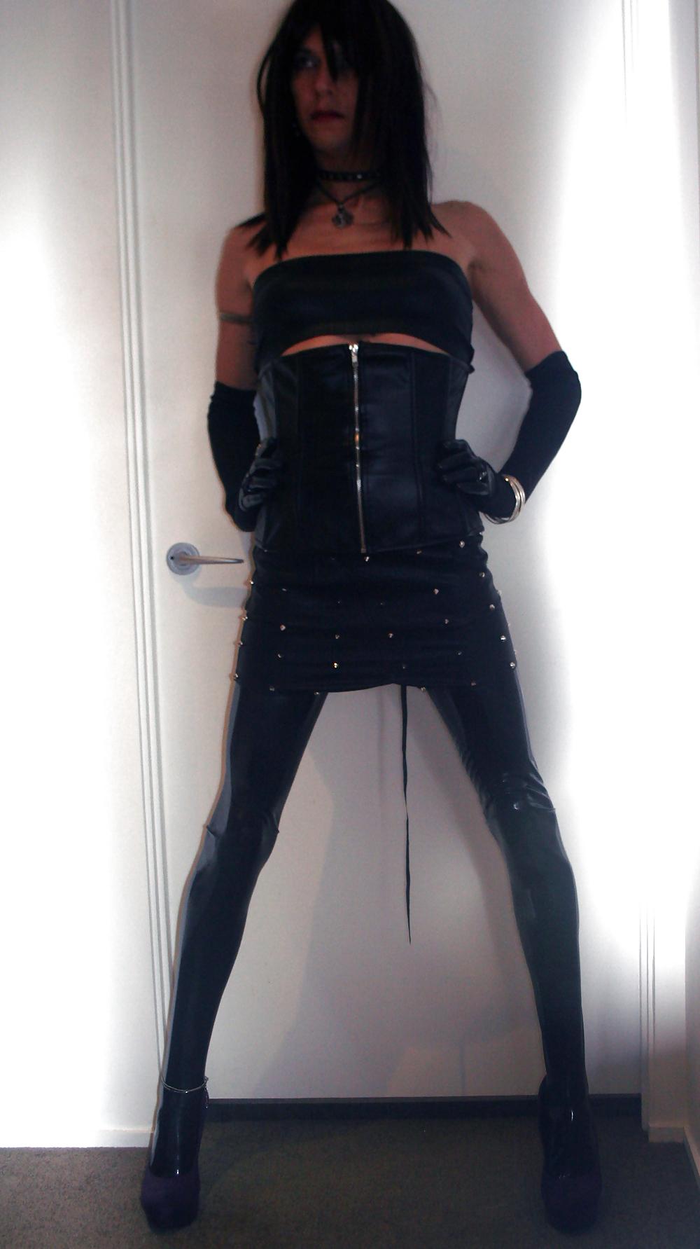 20P Latex & corset
