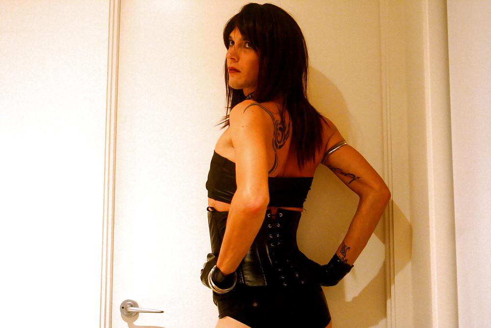 20P Latex & corset