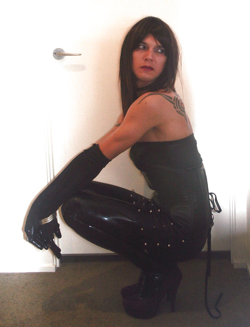 20P Latex & corset