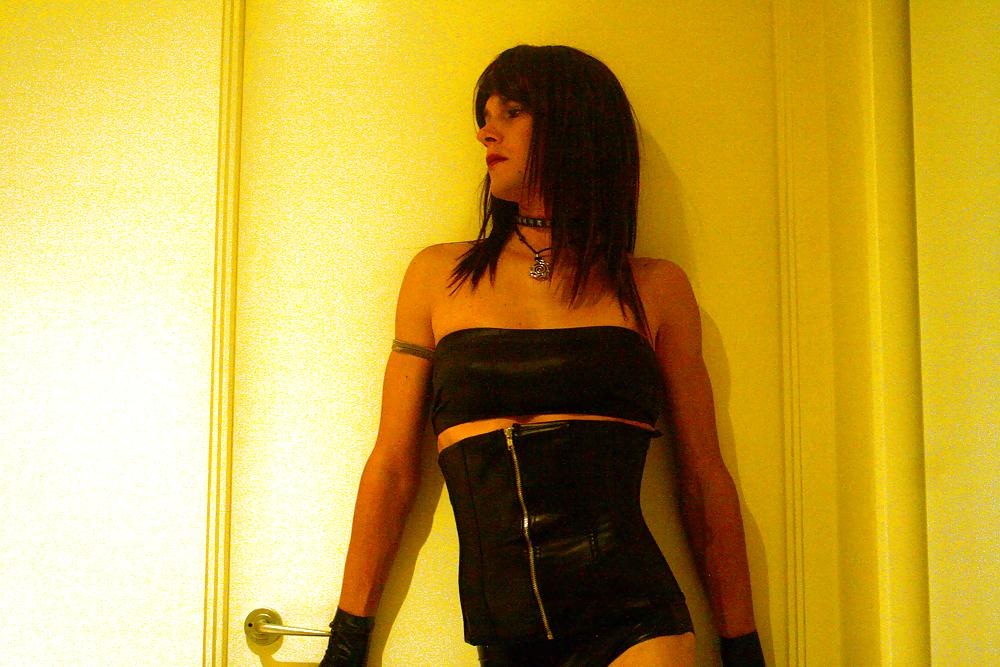 20P Latex & corset