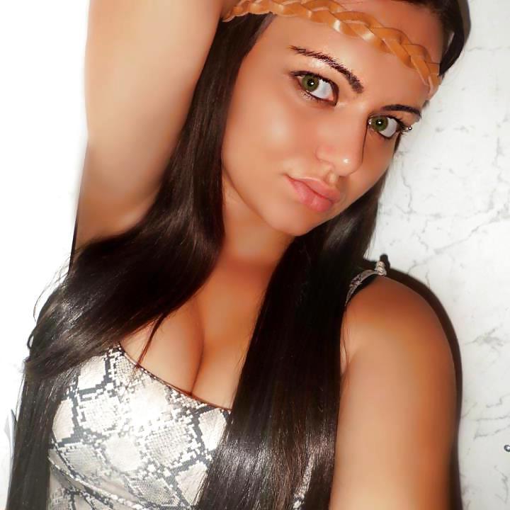 19P Serbian girl: anna