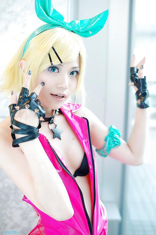 15P Naughty Cosplay