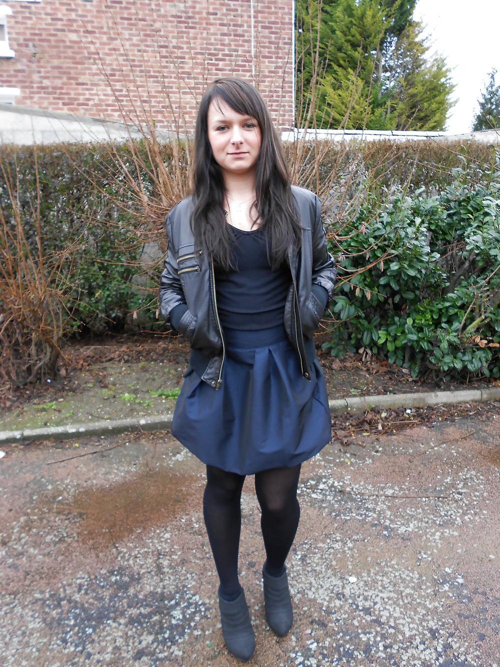 25P French bloggers Mode with sexy legs 11