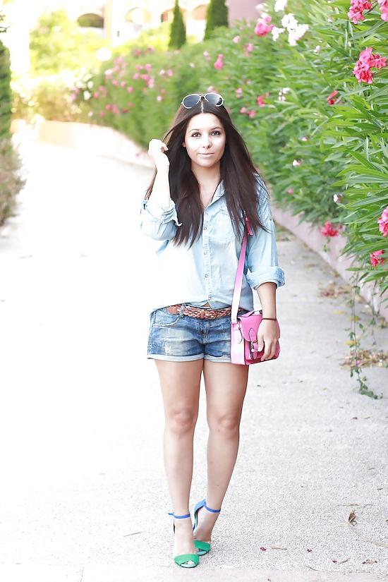 25P French bloggers Mode with sexy legs 11