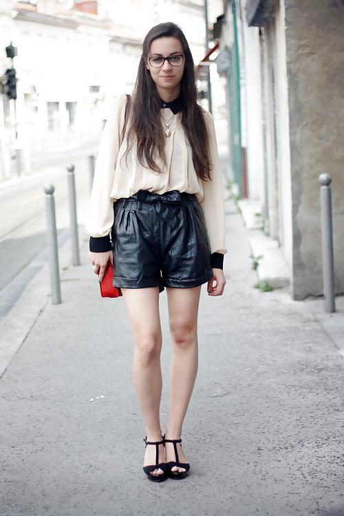 25P French bloggers Mode with sexy legs 11