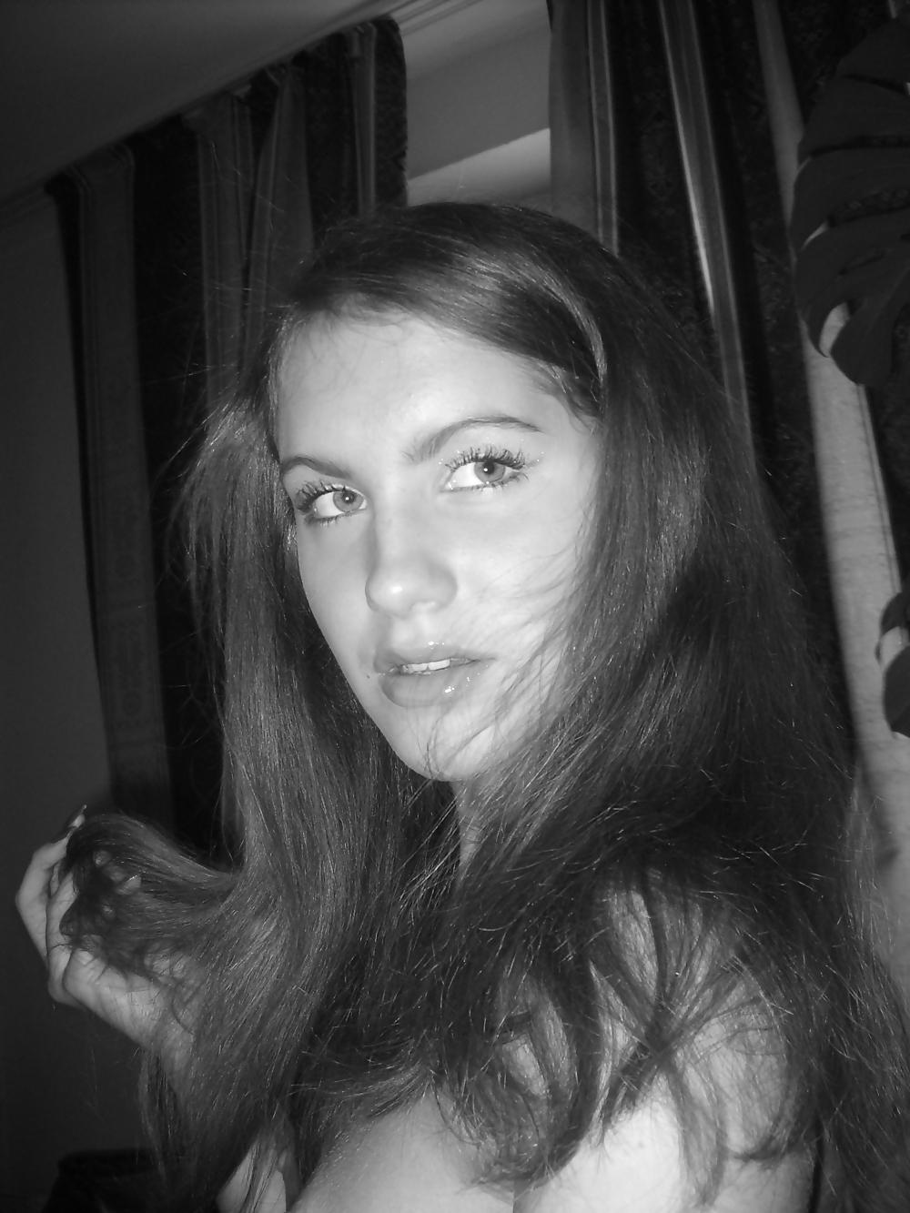 25P Hot young girl with blue eyes