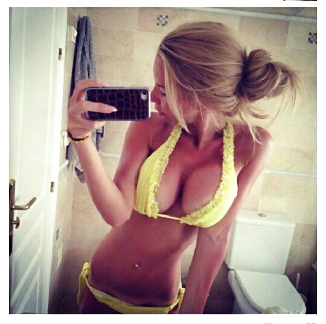 25P Admiration Of A Womans Body (Reggiebwoi)