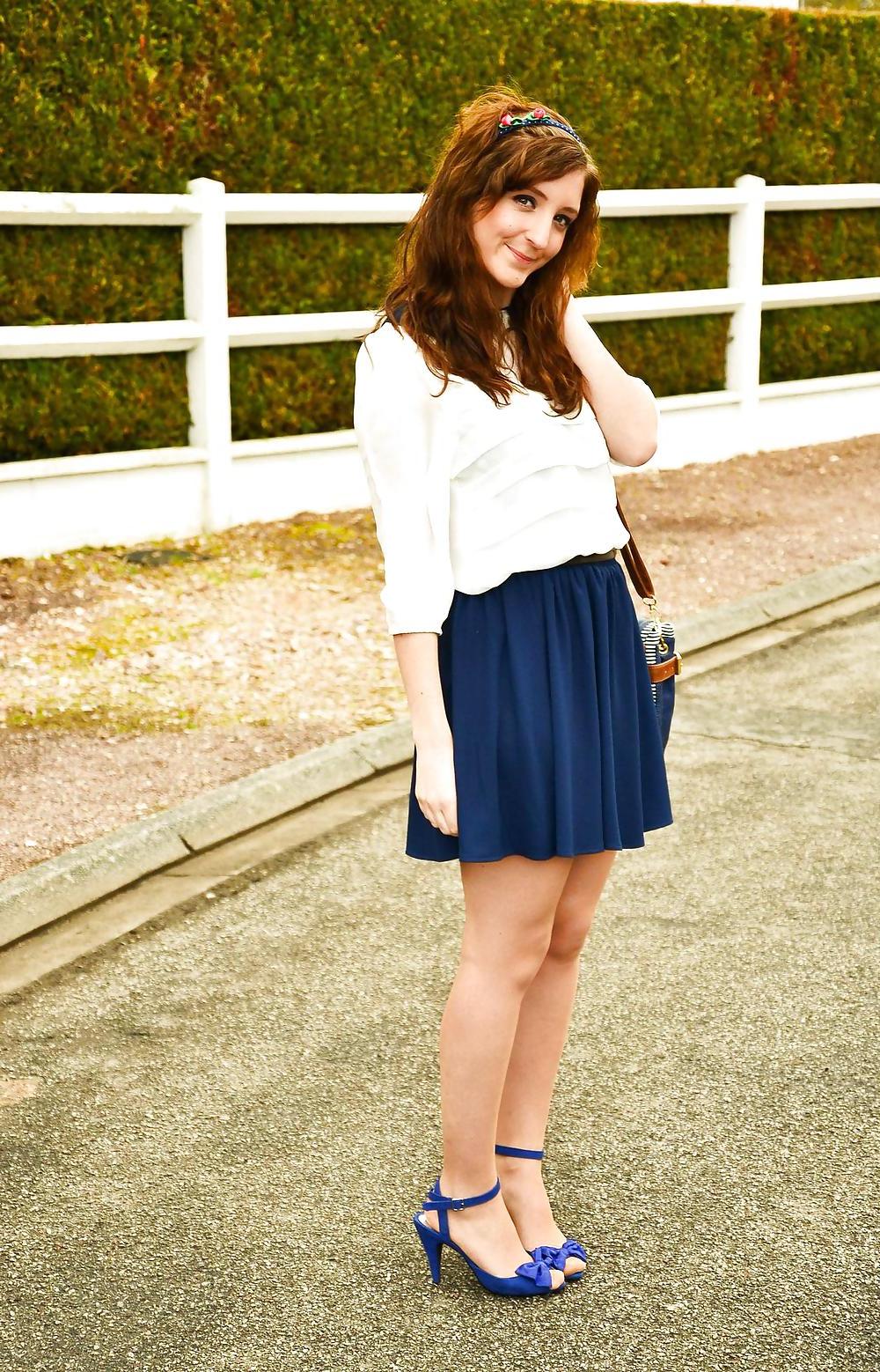 25P French bloggers Mode with sexy legs 17