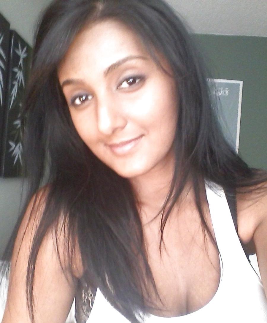 11P Selfshot Pakistani girl