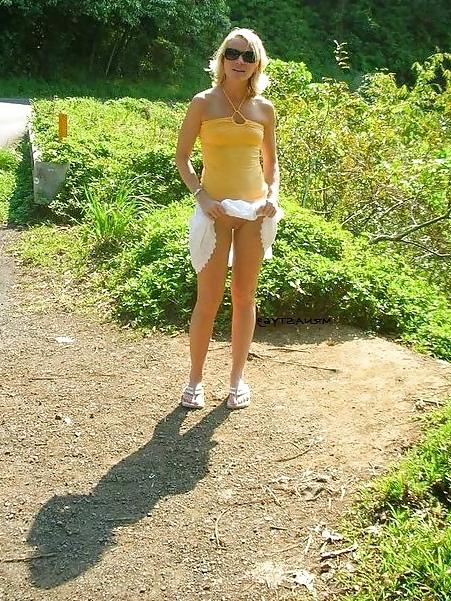 14P Hot Wife On Vacations Showing Her Sexy Body