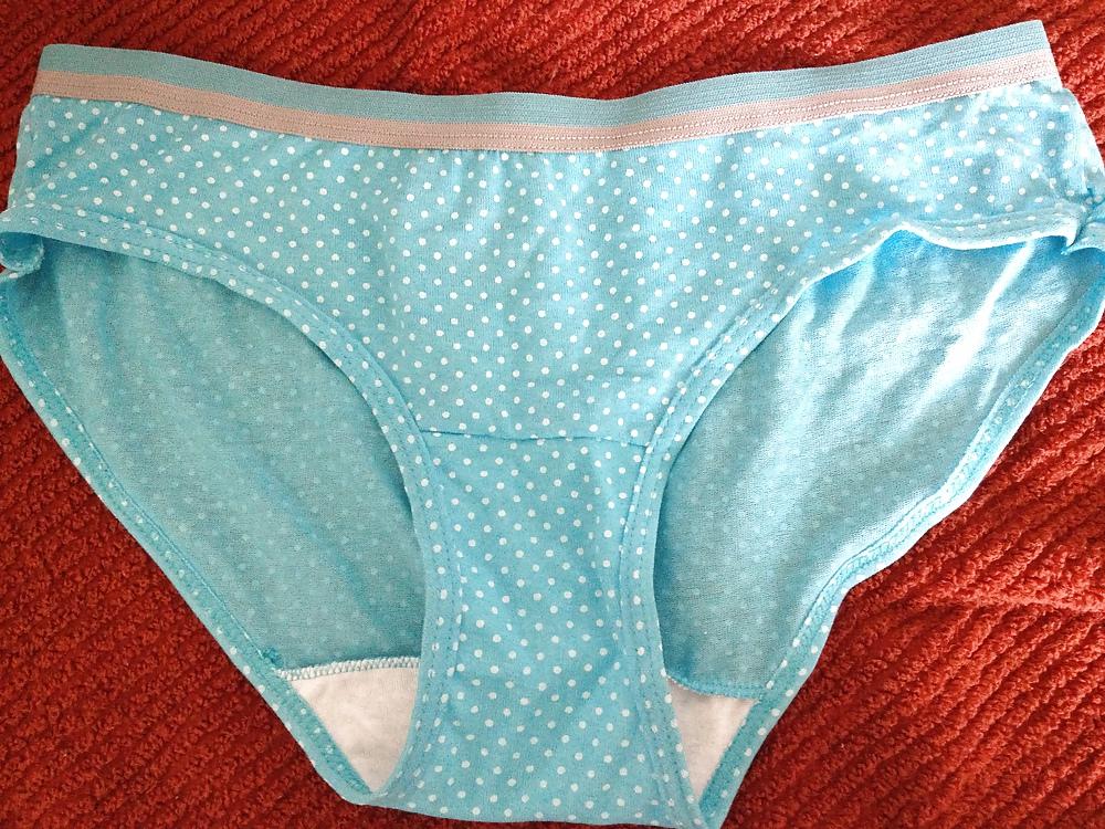 5P Blue Panty Cumshot 03 