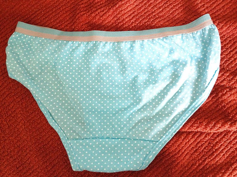 5P Blue Panty Cumshot 03 
