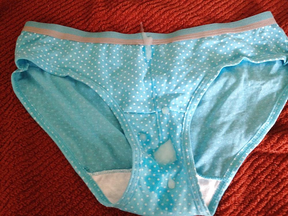 5P Blue Panty Cumshot 03 