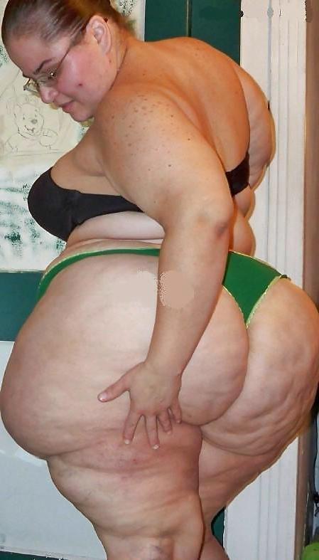 14P Candi has a HUMONGOUS ASS !!!