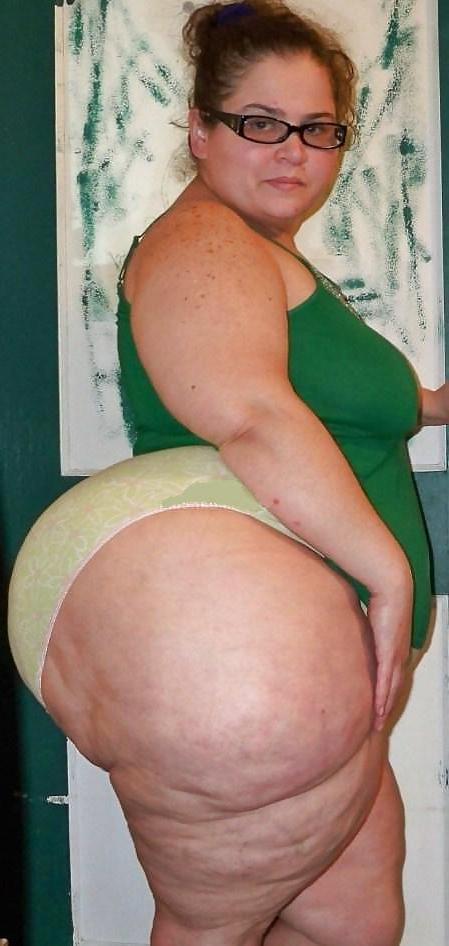 14P Candi has a HUMONGOUS ASS !!!
