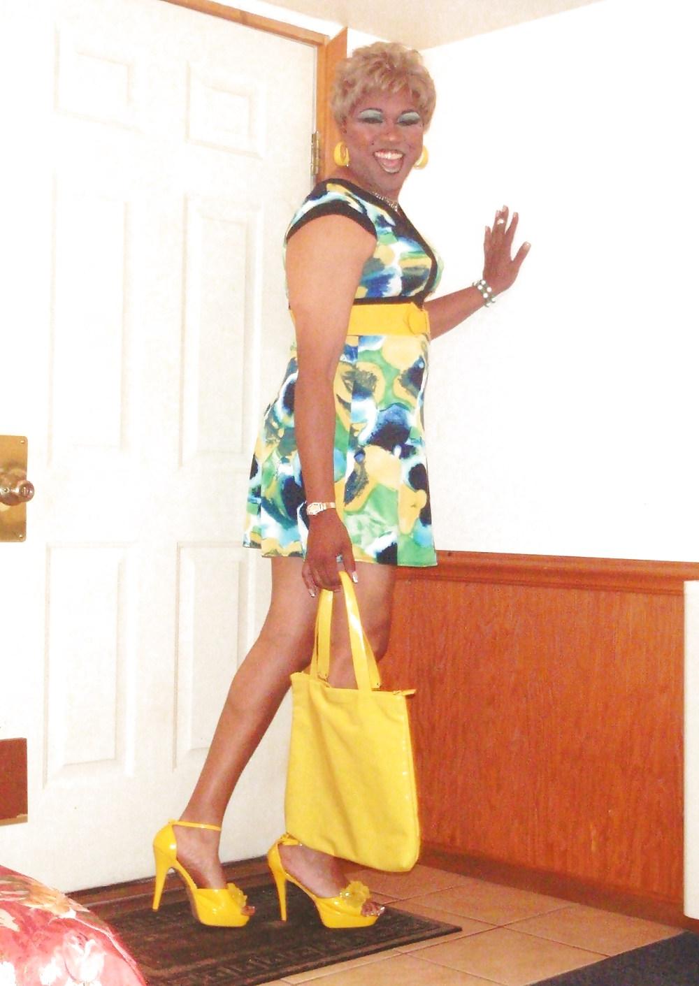 19P Ms.Tanya's new dress and heels