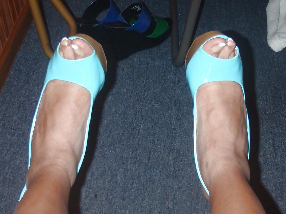 19P Ms.Tanya's new dress and heels
