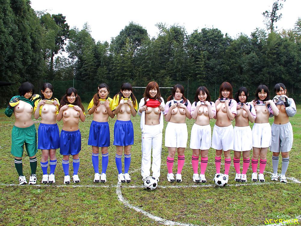 25P Naked Girl Groups 23 - Japanese Group Sex Scenes