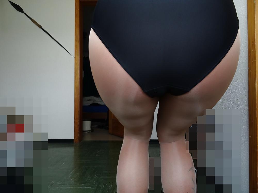 10P Non nude swimsuit