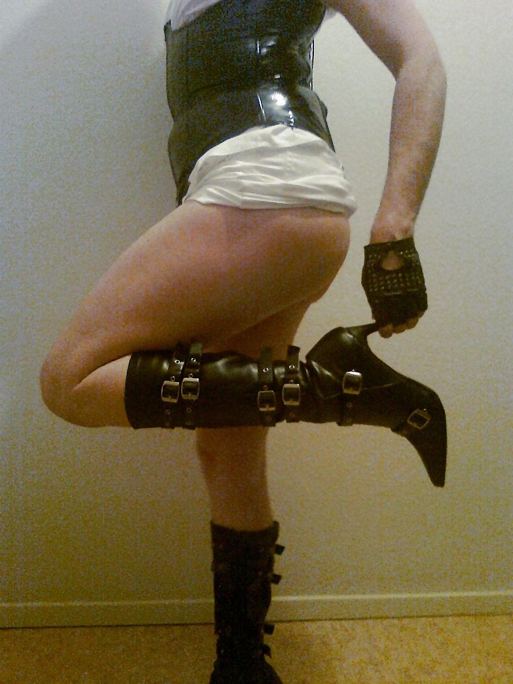 21P Amy's Disco Outfit & Stripping