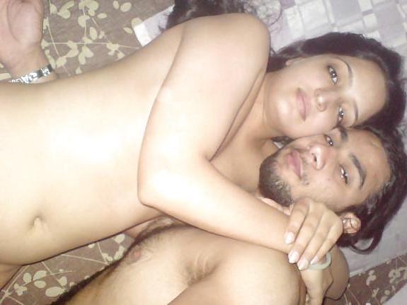 9P Pakistani Lahore Girl Saima With Her BF