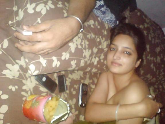 9P Pakistani Lahore Girl Saima With Her BF