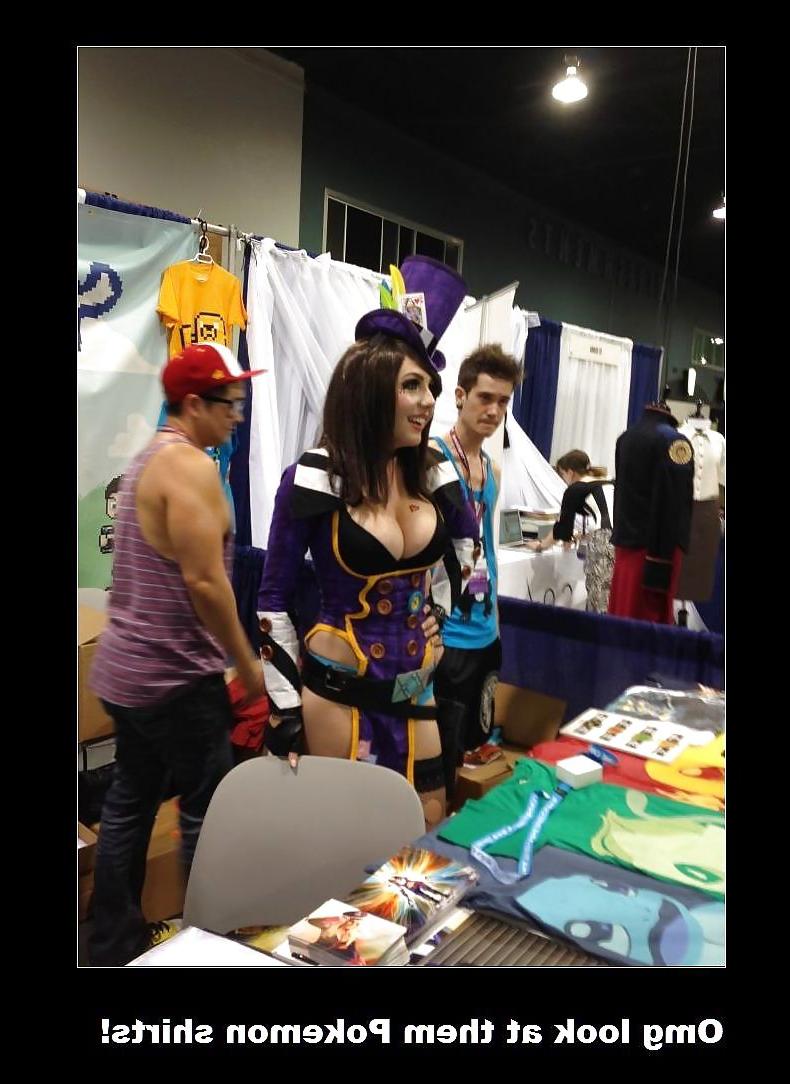 25P Sexy Cosplay!