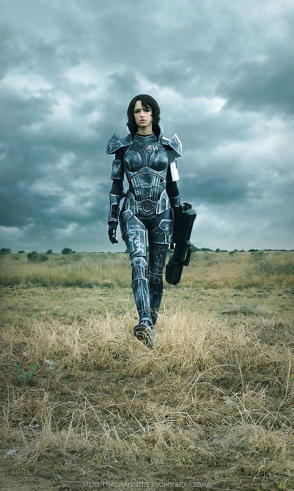 25P Sexy Cosplay!