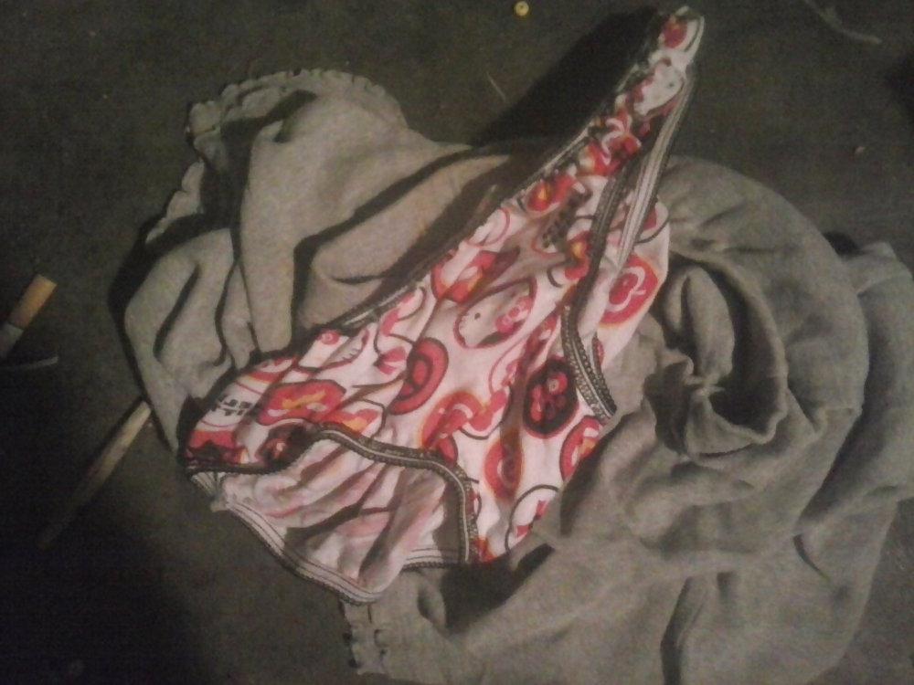 11P Jacking off with coworkers daughters dirty panties