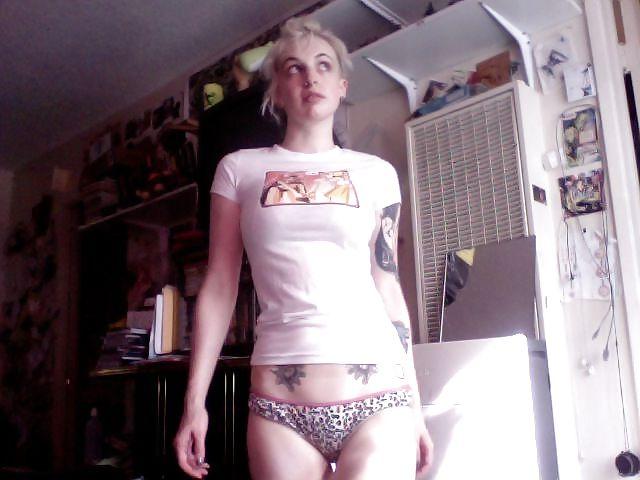 14P Punk Emo Hotty Mandy Morbid is so hot it makes my dick hurt